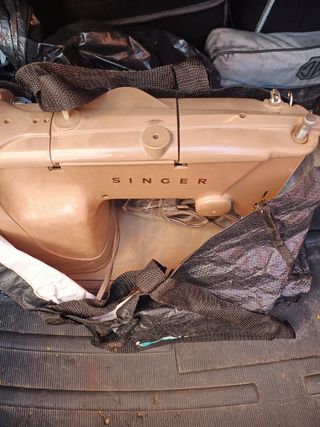 Máquina de coser Singer Antigua