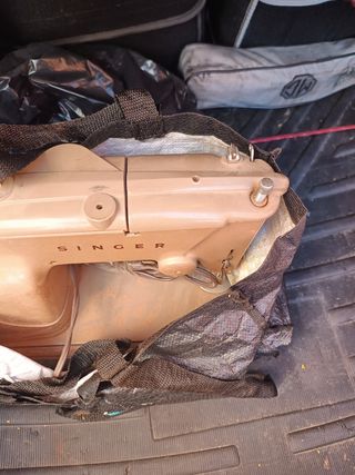 Máquina de coser Singer Antigua