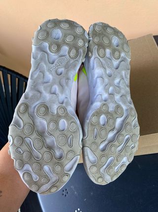 Nike React - Sneaker rosa e bianche