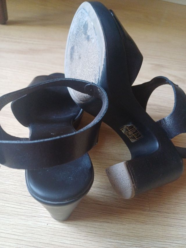 Sandalias negras tacón 38