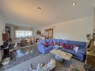 Chalet en venta en Vallirana