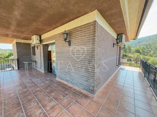 Chalet en venta en Vallirana