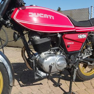 Ducati 250/350 Strada/Forza: Moto Clásica