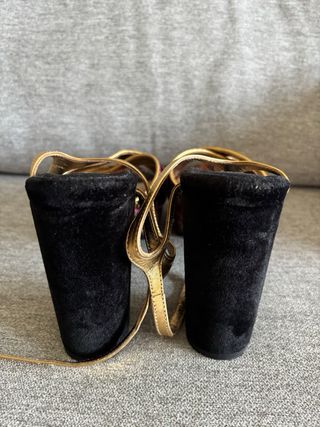 Sandalias Uterqüe tacón negro