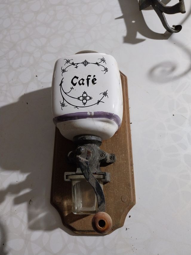 Molinillo café antiguo decorativo