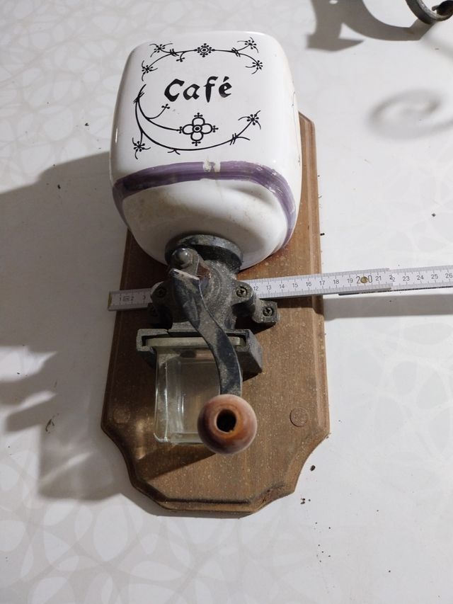 Molinillo café antiguo decorativo