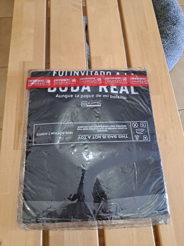 T-shirt XL nera Thursday