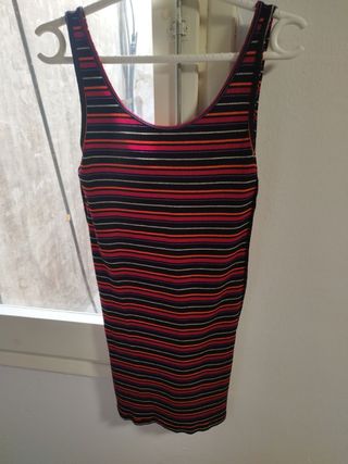 Vestido rayado rojo y negro