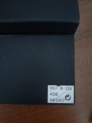 Bolígrafo y USB 4GB - Regalo