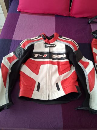 Mono Spidi T-1 Piel Rojo Talla 48 sin un rasguño 