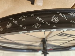 Rueda delantera DT Swiss XRC 1501 29" de carbono