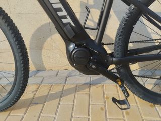 Bicicleta eléctrica Giant Talon E+ negra