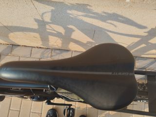 Bicicleta eléctrica Giant Talon E+ negra