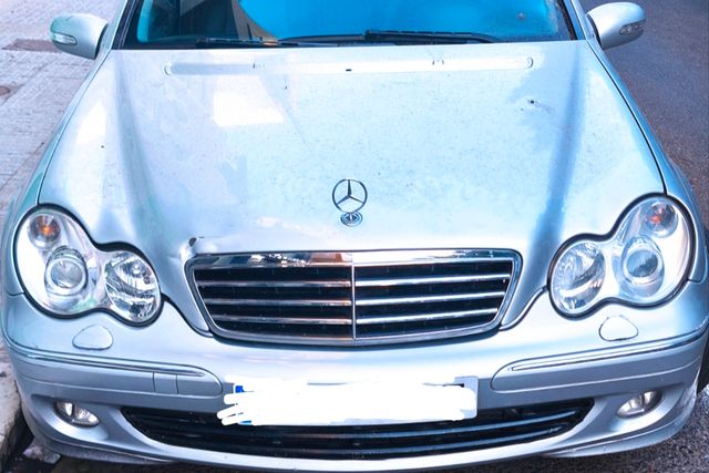 Parrilla /calandria original Mercedes Benz W203