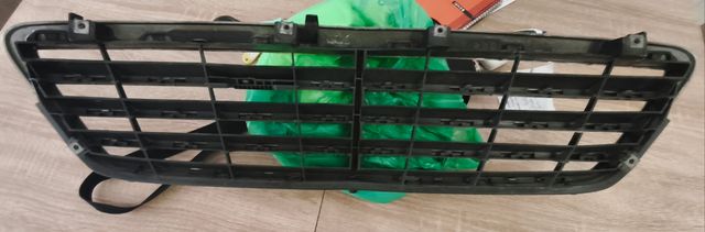 Parrilla /calandria original Mercedes Benz W203