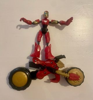 Iron Man articulable con moto. Marvel