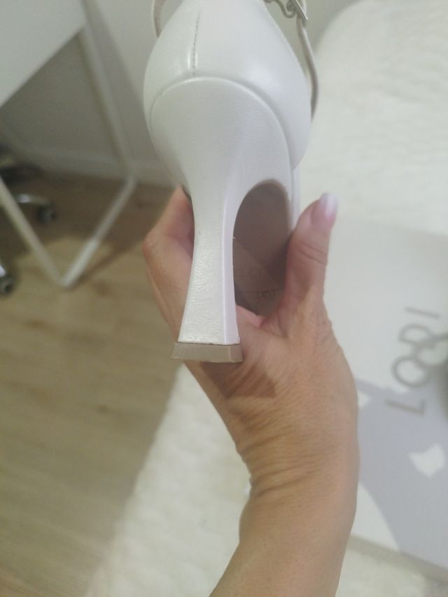 Sandalias Lodi blancas talla 37