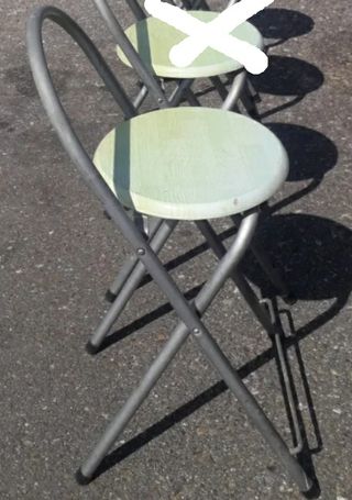 Un Taburete plegable altura de 56 cm
4€ 