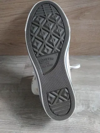 Converse blancas altas