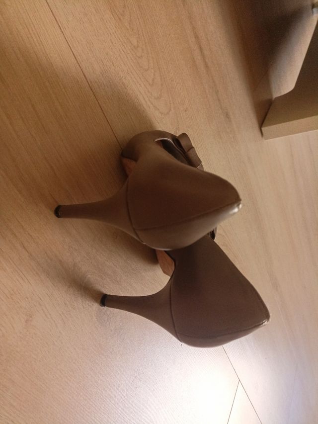 Tacones Gloria Ortiz - marron gris