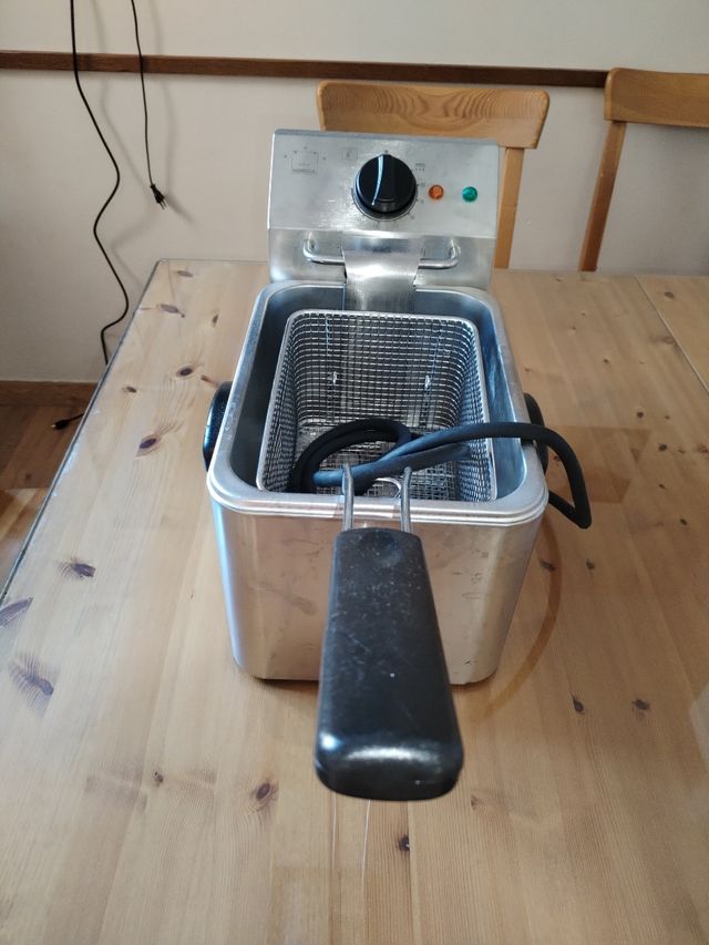  1 Freidora industrial  acero inoxidable de 5l
