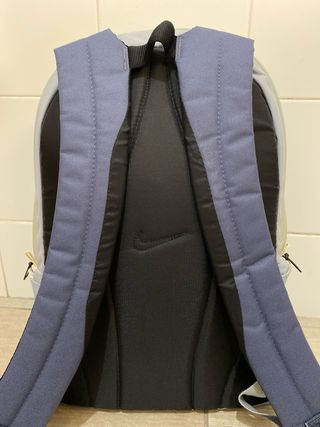 Mochila Nike azul y beige