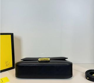 Borsa nera Fendi baguette