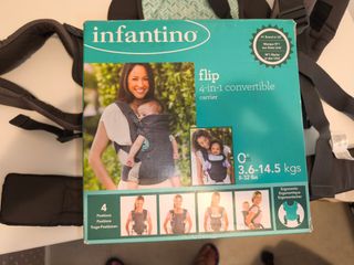 Mochila portabebés Infantino Flip 4 en 1