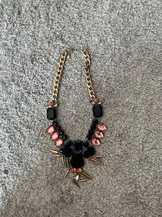 cada collar de cada foto 4€