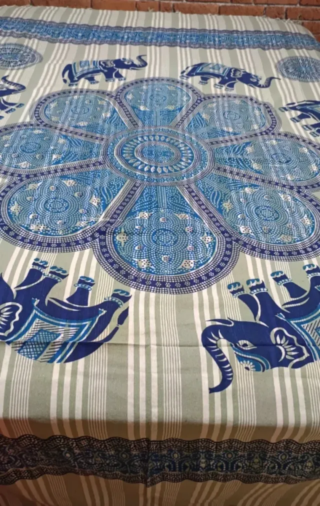 COLCHA FLOR CON ELEFANTE 3 STOCK