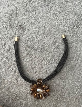 cada collar 4€
