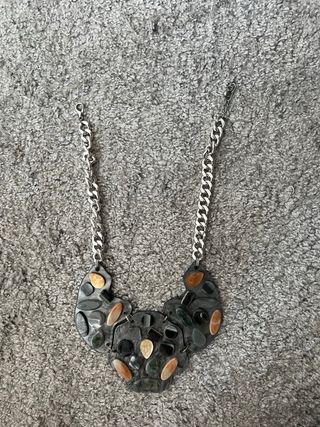 cada collar 4€