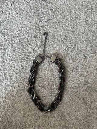 cada collar 4€