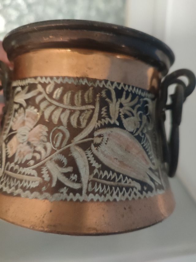 Pentola decorativa antica in rame