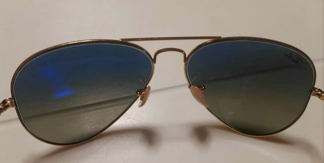Ray-Ban Aviator: gafas doradas