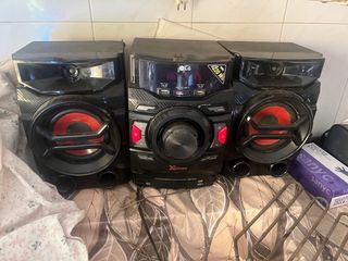 Minicadena LG 220W - sonido potente