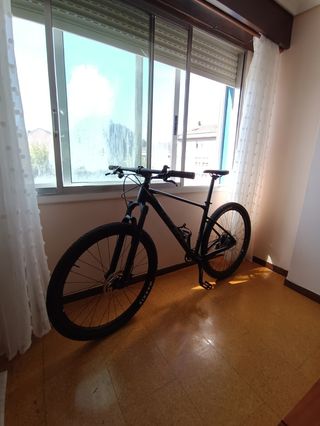 Bicicleta Giant MTB NUEVA  + Accesorios 
Talla L 

