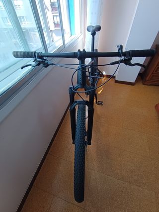 Bicicleta Giant MTB NUEVA  + Accesorios 
Talla L 
