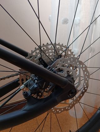Bicicleta Giant MTB NUEVA  + Accesorios 
Talla L 
