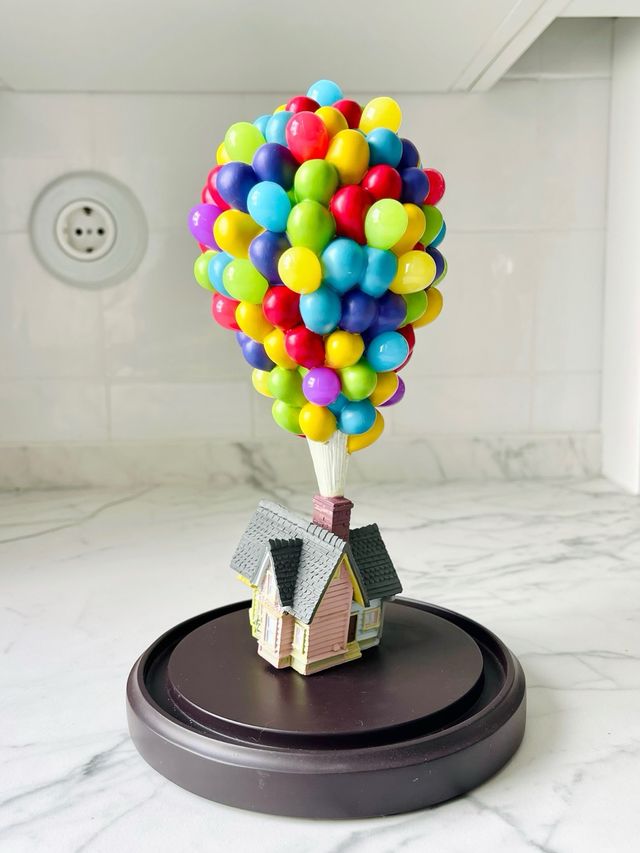 Figura Disneyland Paris Pixar Up Kevin y Jody