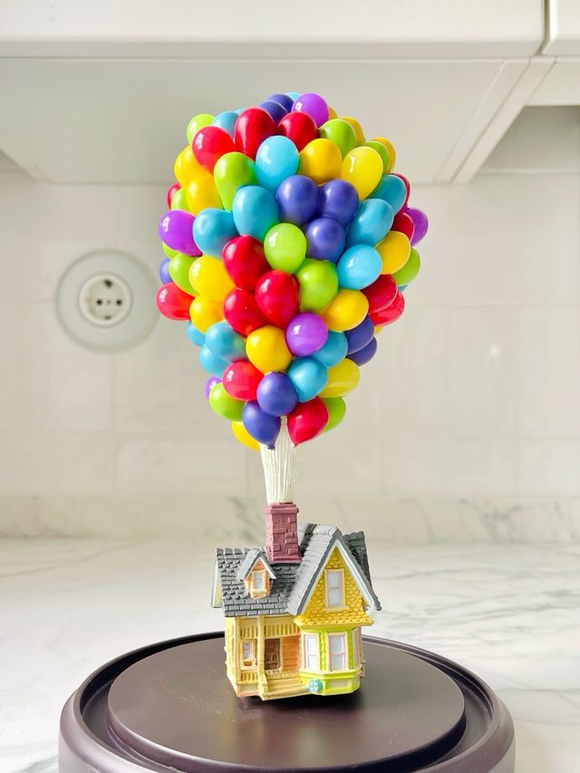 Figura Disneyland Paris Pixar Up Kevin y Jody