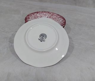 Platos de postre rojos