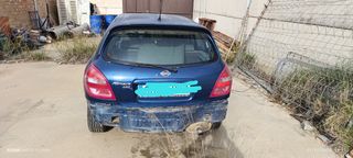 Nissan Almera 2001