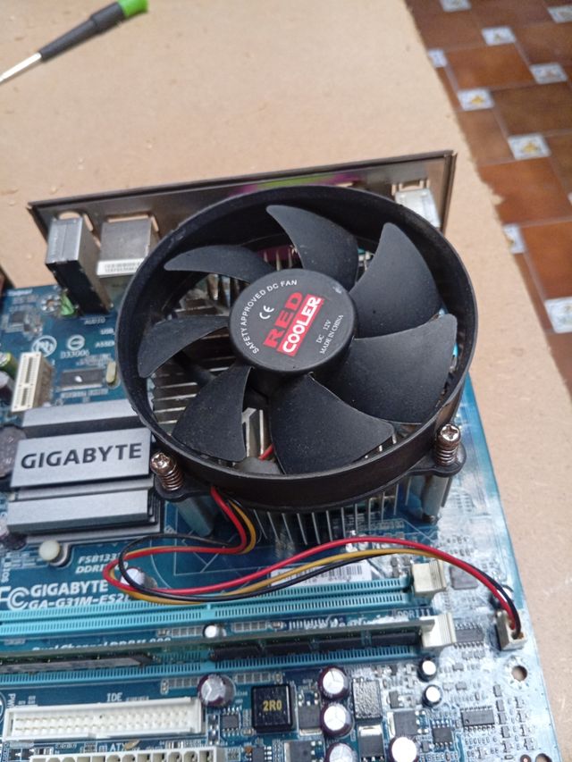 Placa base GIGABYTE usada