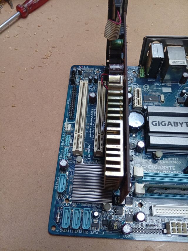 Placa base GIGABYTE usada