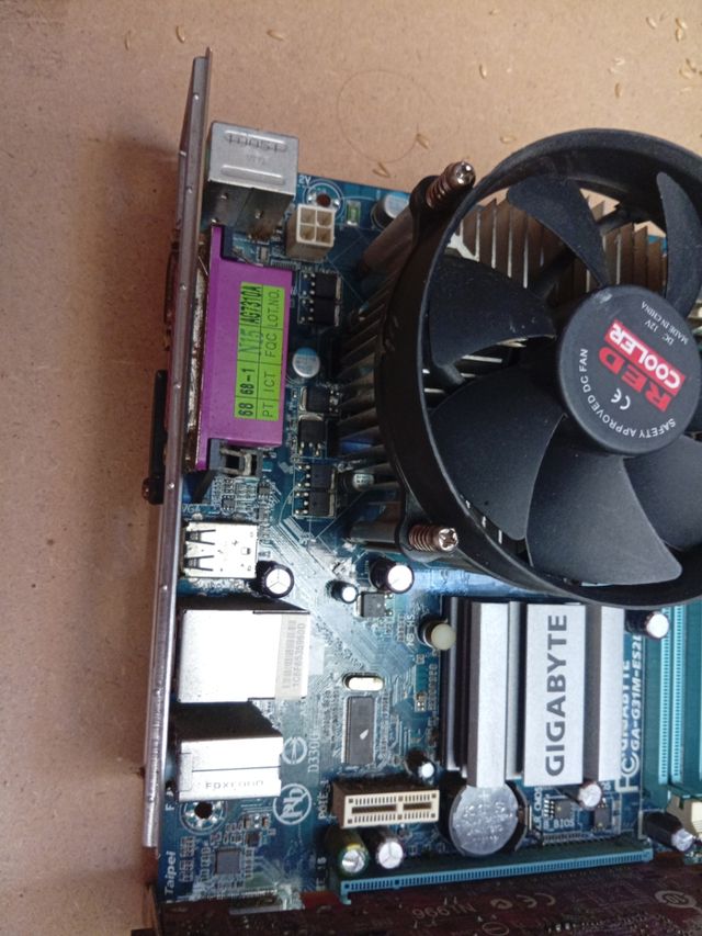 Placa base GIGABYTE usada