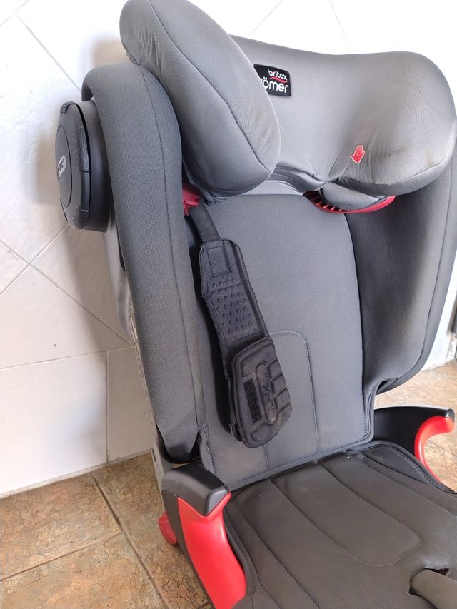 Silla coche Britax Römer. Buen estado.