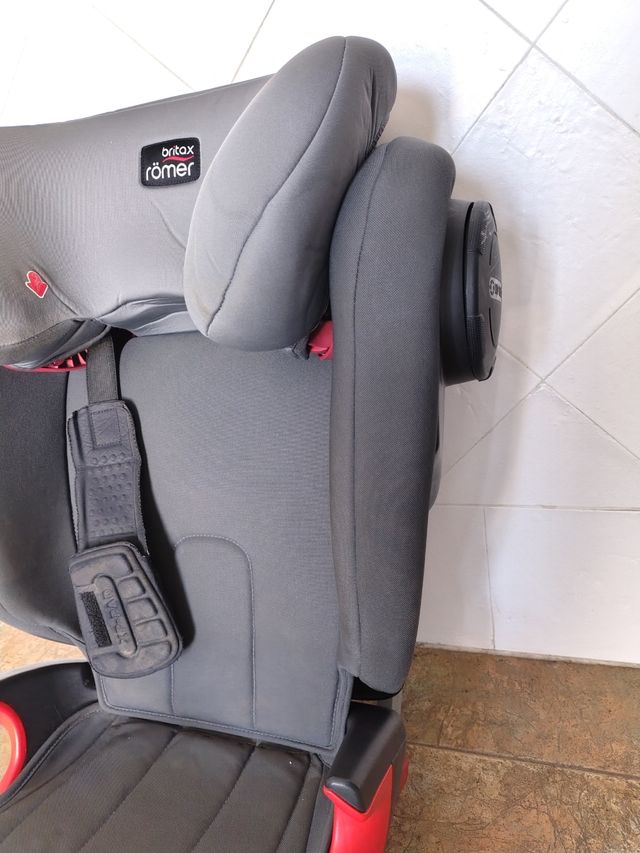 Silla coche Britax Römer. Buen estado.