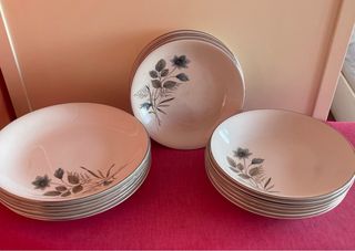 Vajilla Porzelanit entera o por partes.