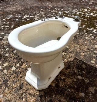 BIDET antiguo blanco vintage
